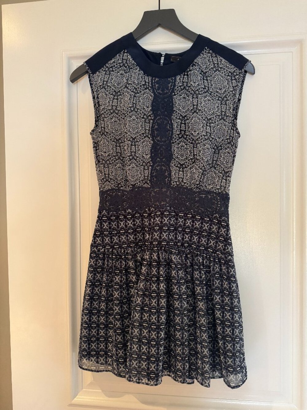BCBG MAXAZRIA - SIZE 0